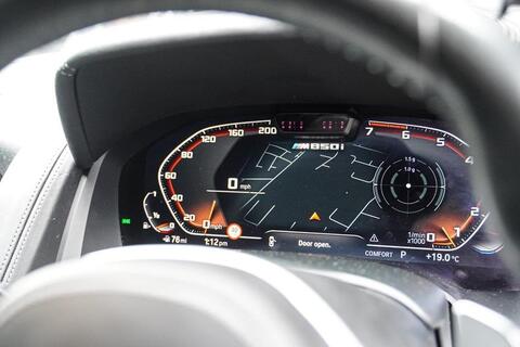BMW 8 Series view 29