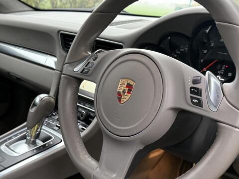 Porsche 911 view 32
