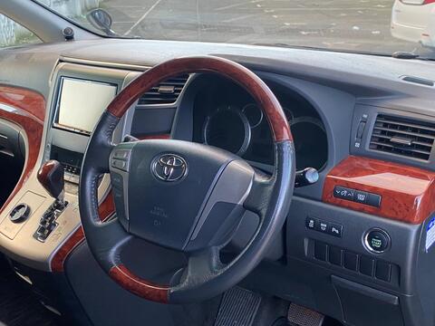 Toyota Alphard view 16