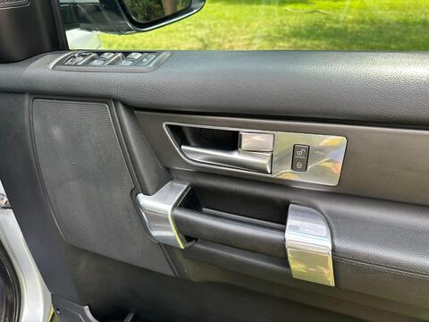 Land Rover Discovery view 31