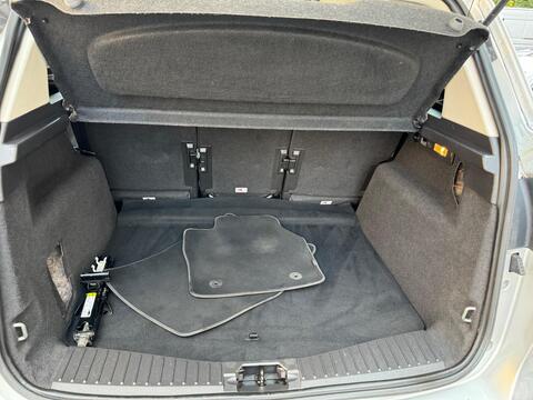Ford C-Max view 18