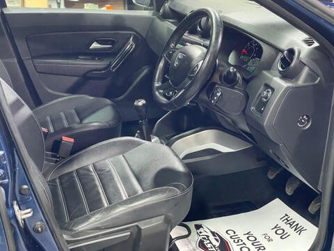 Dacia Duster view 11