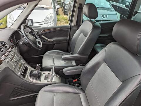 Ford Galaxy view 8