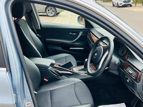 BMW 3 Series view 23