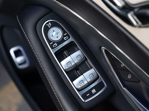 Mercedes-Benz S Class view 27