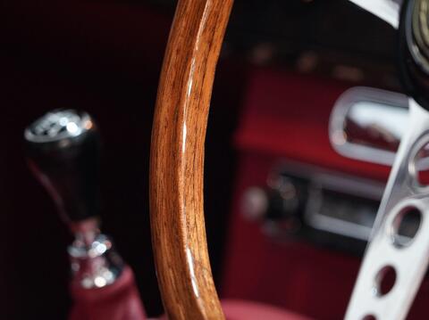 Jaguar E-Type view 11