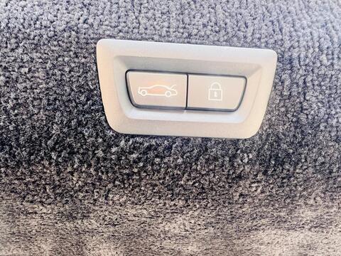 Rolls-Royce Phantom view 30