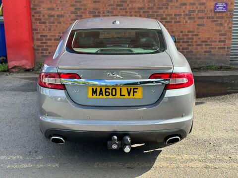 Jaguar XF view 4