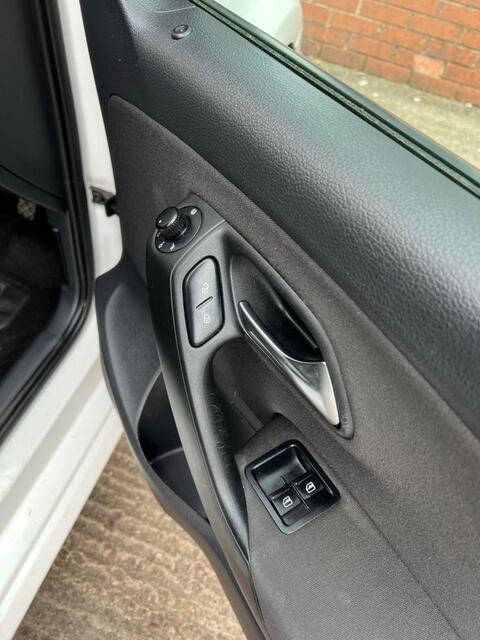 Volkswagen Polo view 17