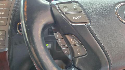 Lexus LS view 12