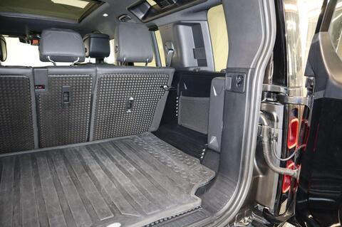 Land Rover Defender view 25