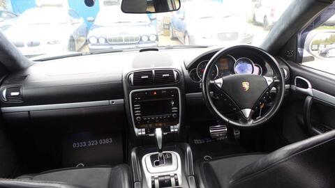 Porsche Cayenne view 17