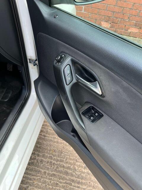 Volkswagen Polo view 24