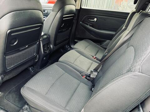 Kia Carens view 24