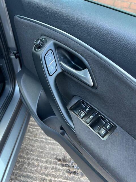 Volkswagen Polo view 24