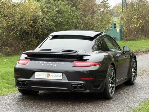 Porsche 911 view 17