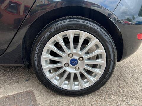 Ford Fiesta view 26
