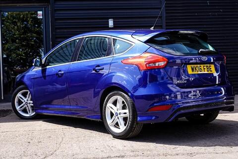 Ford Focus view 2