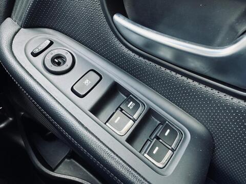 Kia Carens view 19