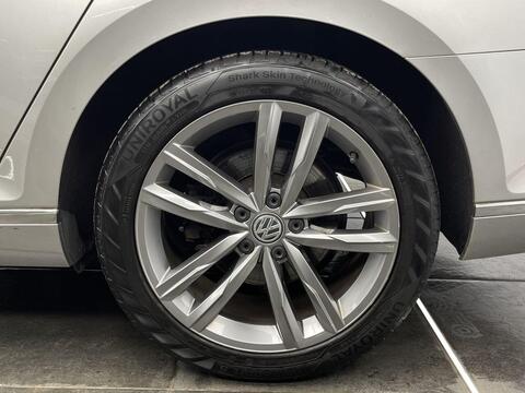 Volkswagen Passat view 35