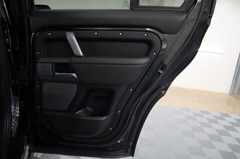 Land Rover Defender view 41
