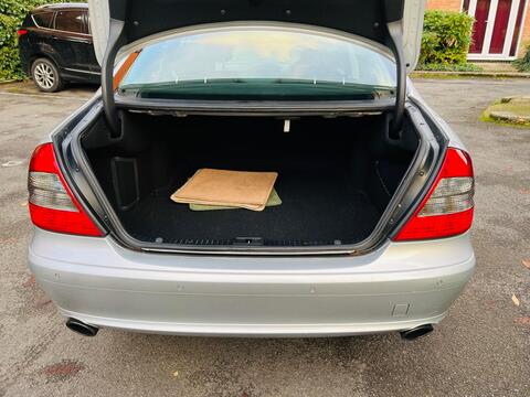 Mercedes-Benz E Class view 8