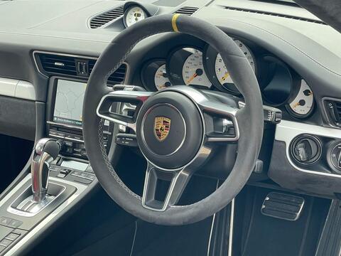 Porsche 911 view 32