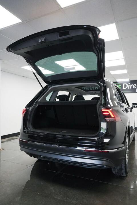 Volkswagen Tiguan view 5
