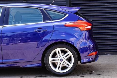 Ford Focus view 14