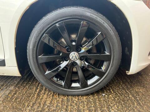 Volkswagen Scirocco view 21