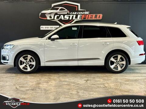 Audi Q7 view 5