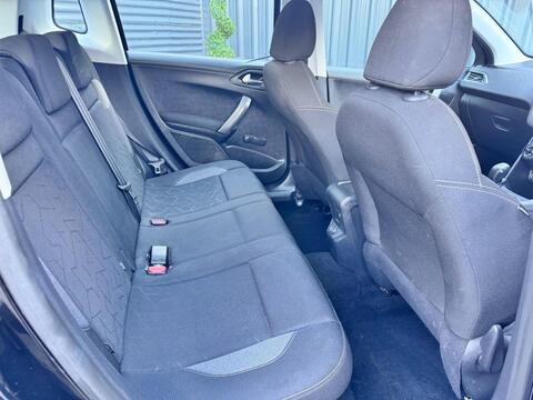 Peugeot 2008 view 13