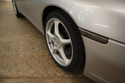 Porsche 911 view 32