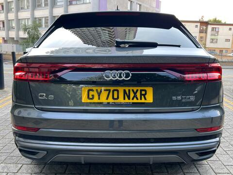 Audi Q8 view 6