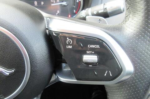Jaguar Xe view 32