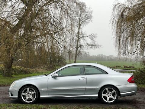 Mercedes-Benz CLK view 5