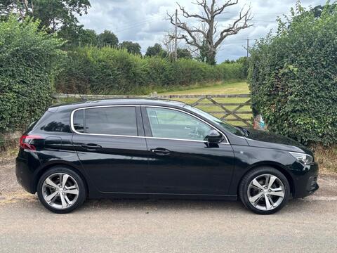 Peugeot 308 view 3