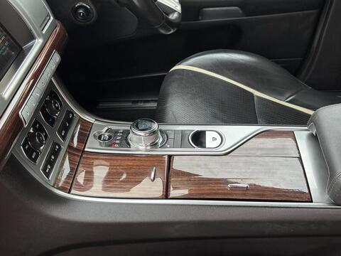 Jaguar XF view 35