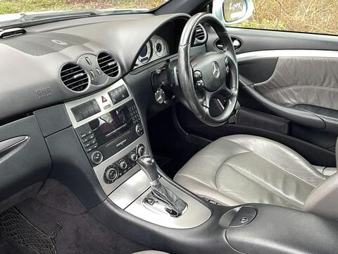 Mercedes-Benz CLK view 28