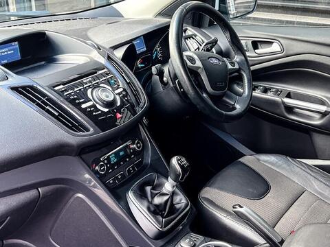 Ford Kuga view 3