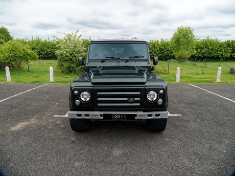 Land Rover Defender view 18