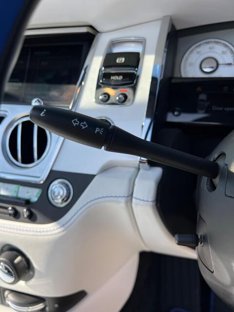 Rolls-Royce Dawn view 68