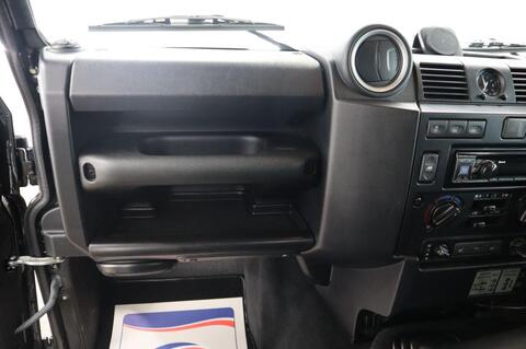 Land Rover Defender view 17