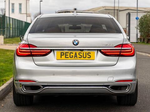 BMW 7 Series view 8