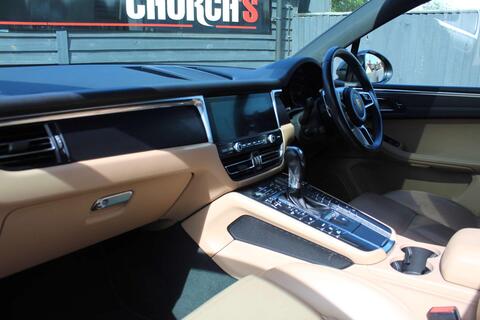 Porsche Macan view 17
