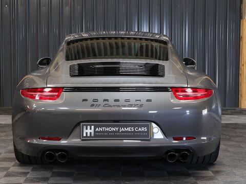 Porsche 911 view 29