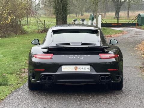 Porsche 911 view 16