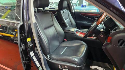 Lexus LS view 5