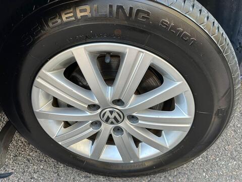 Volkswagen Golf view 24