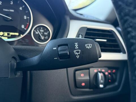 BMW 3 Series view 28